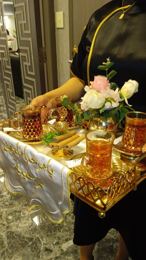 قهوجية عزاء محترفة من ضيافة السعادة